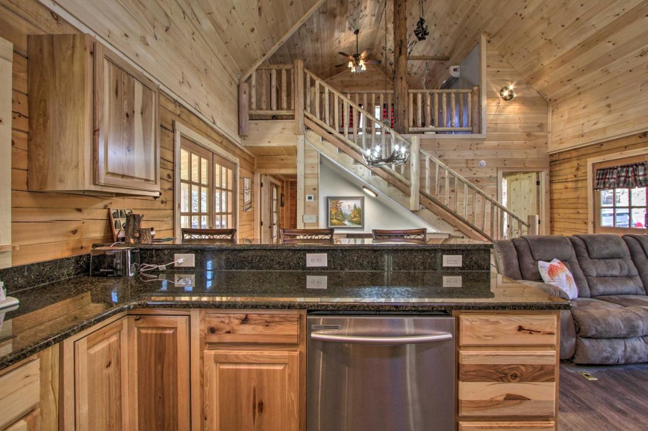 The Phoenix Cabin With Hot Tub In Gatlinburg! エクステリア 写真