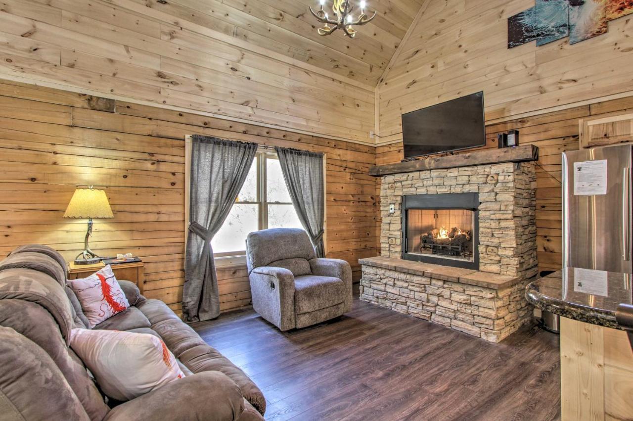 The Phoenix Cabin With Hot Tub In Gatlinburg! エクステリア 写真