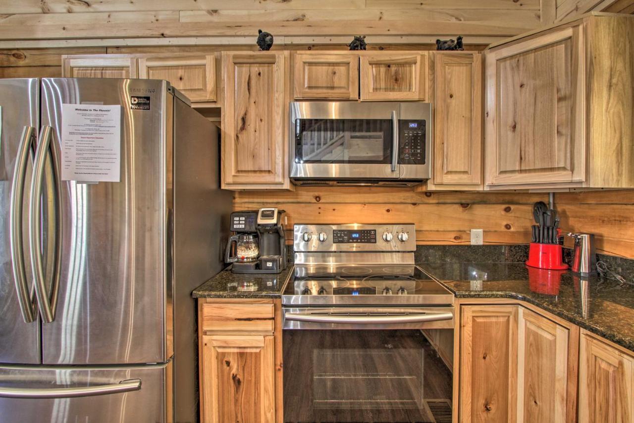 The Phoenix Cabin With Hot Tub In Gatlinburg! エクステリア 写真