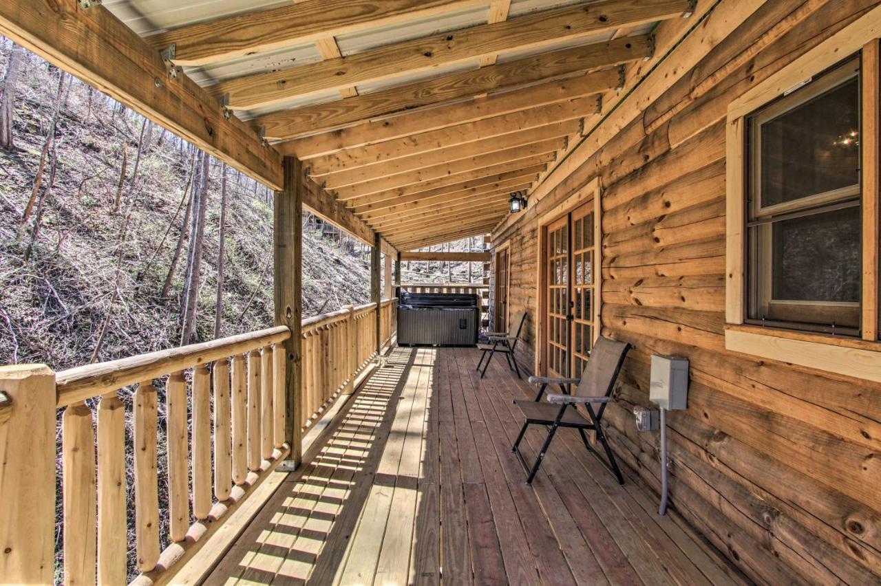 The Phoenix Cabin With Hot Tub In Gatlinburg! エクステリア 写真